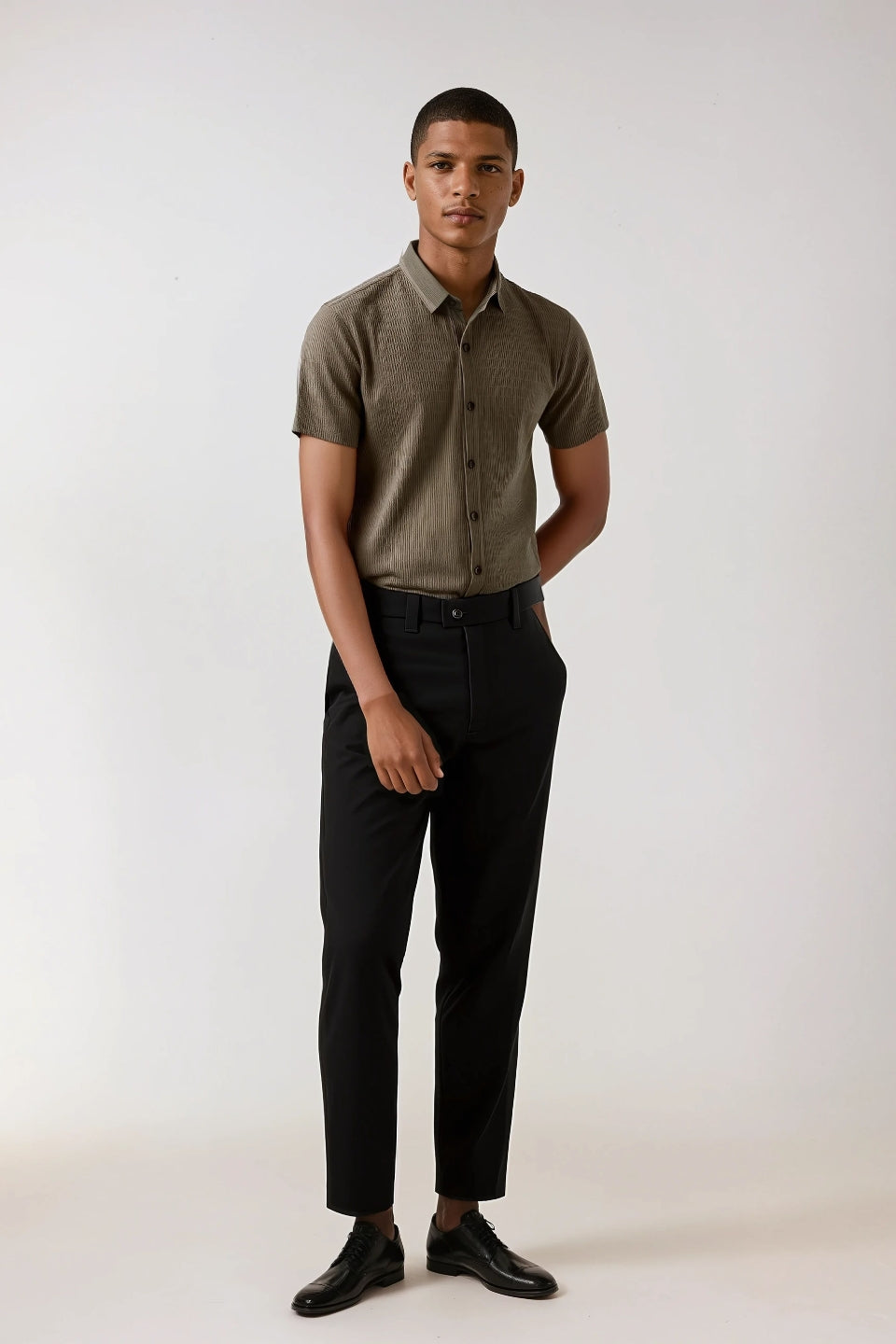 Luxurious shirt with brown structure
