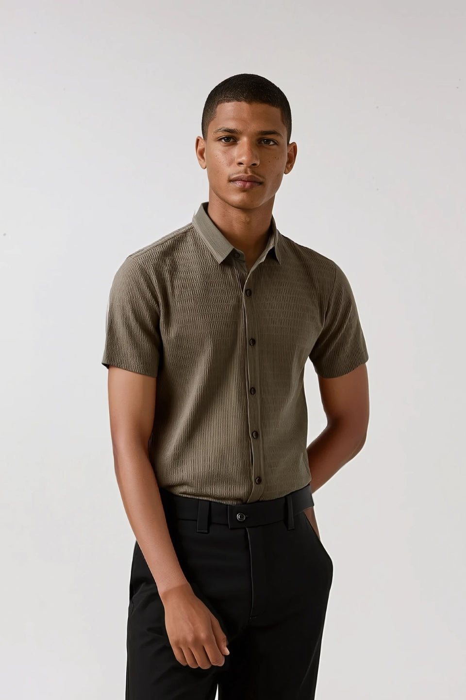 Luxurious shirt with brown structure