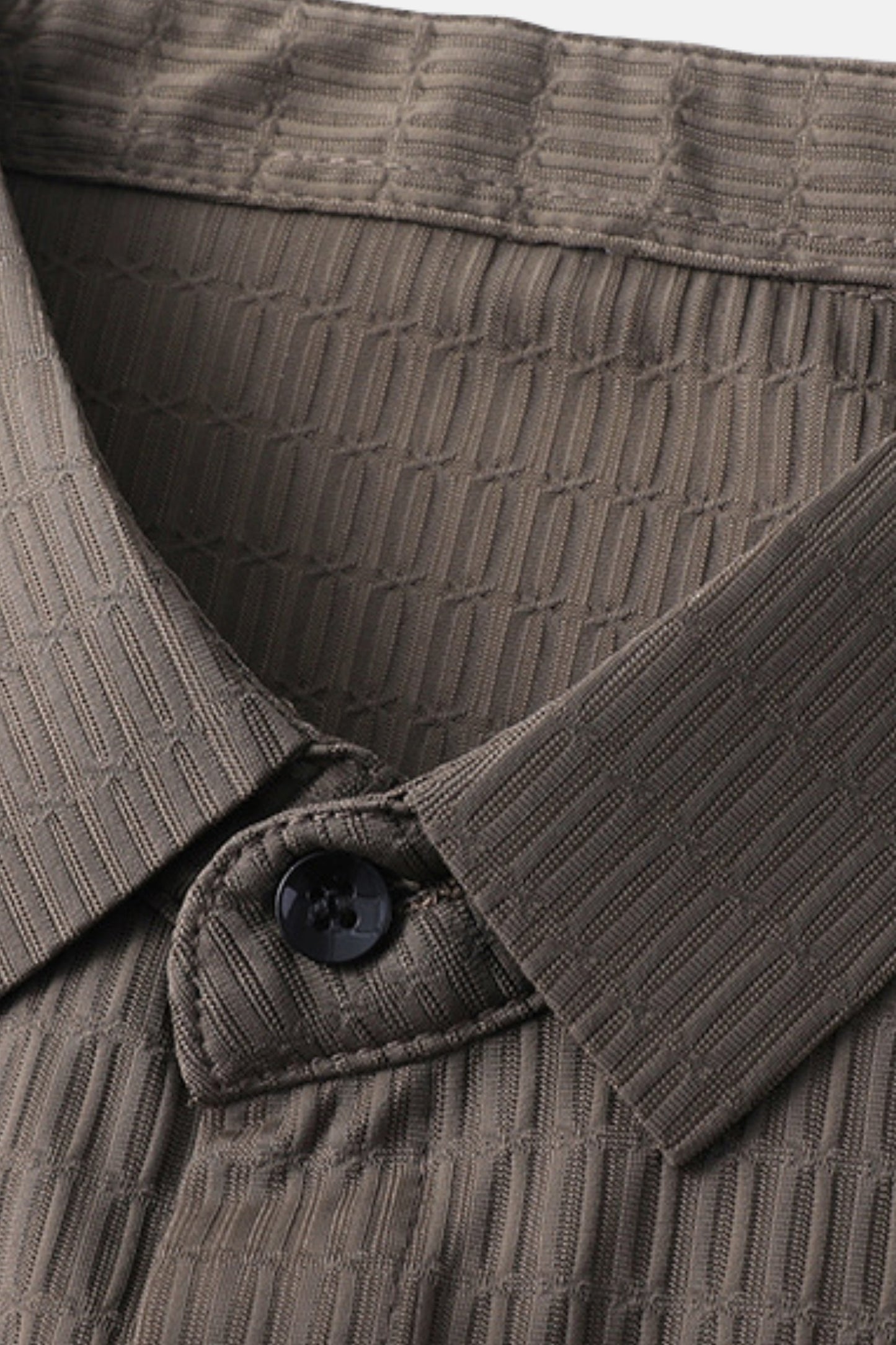 Luxurious shirt with brown structure
