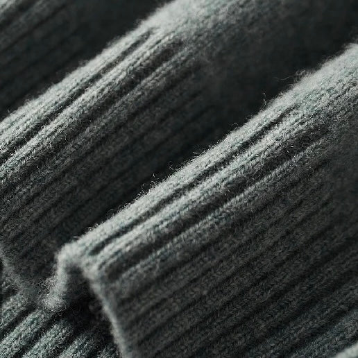 100% Cashmere turtleneck sweater