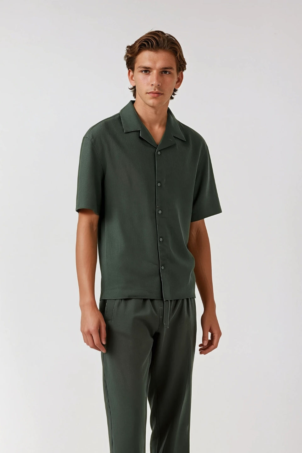 Linen shirt buttons army green
